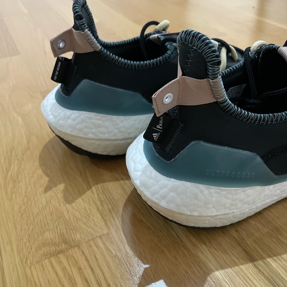 Adidas Parley sneakers - Picture 3 of 4